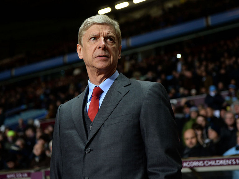 Wenger commits to Arsenal