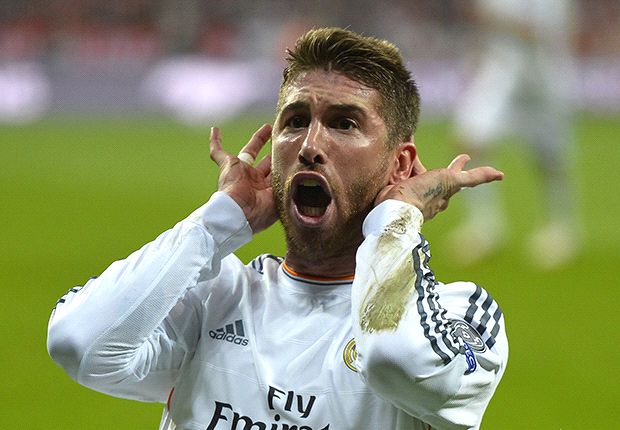 Latest News on Manchester United Transfers Ramos? Schweinsteiger? (audio)