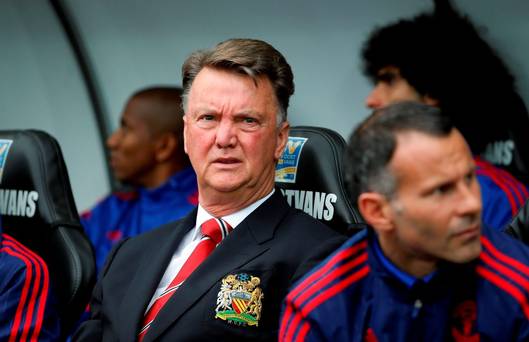 Manchester United INSIDER says LVG is losing the dressing room